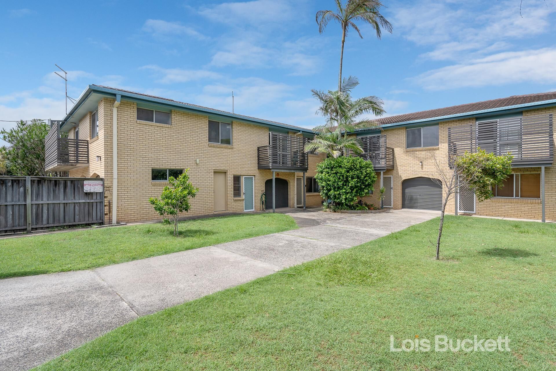 Sea Whisper - Tastefully Furnished Townhouse in Lennox Village