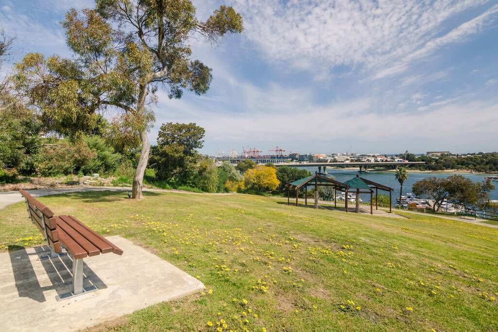 Relax on Preston and Stroll Down to the Swan River