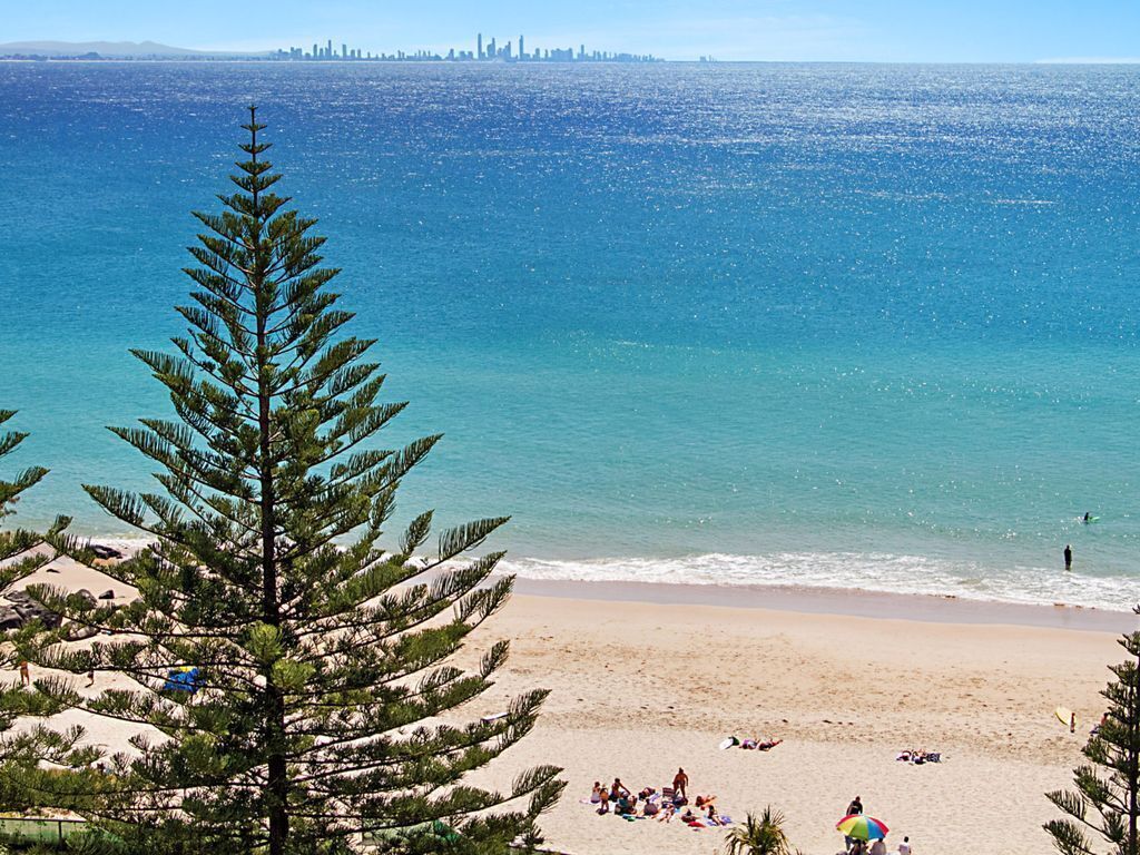 Bayview Unit 10b 2 bedroom apartment with views from Snapper rocks to Surfers Paradise.