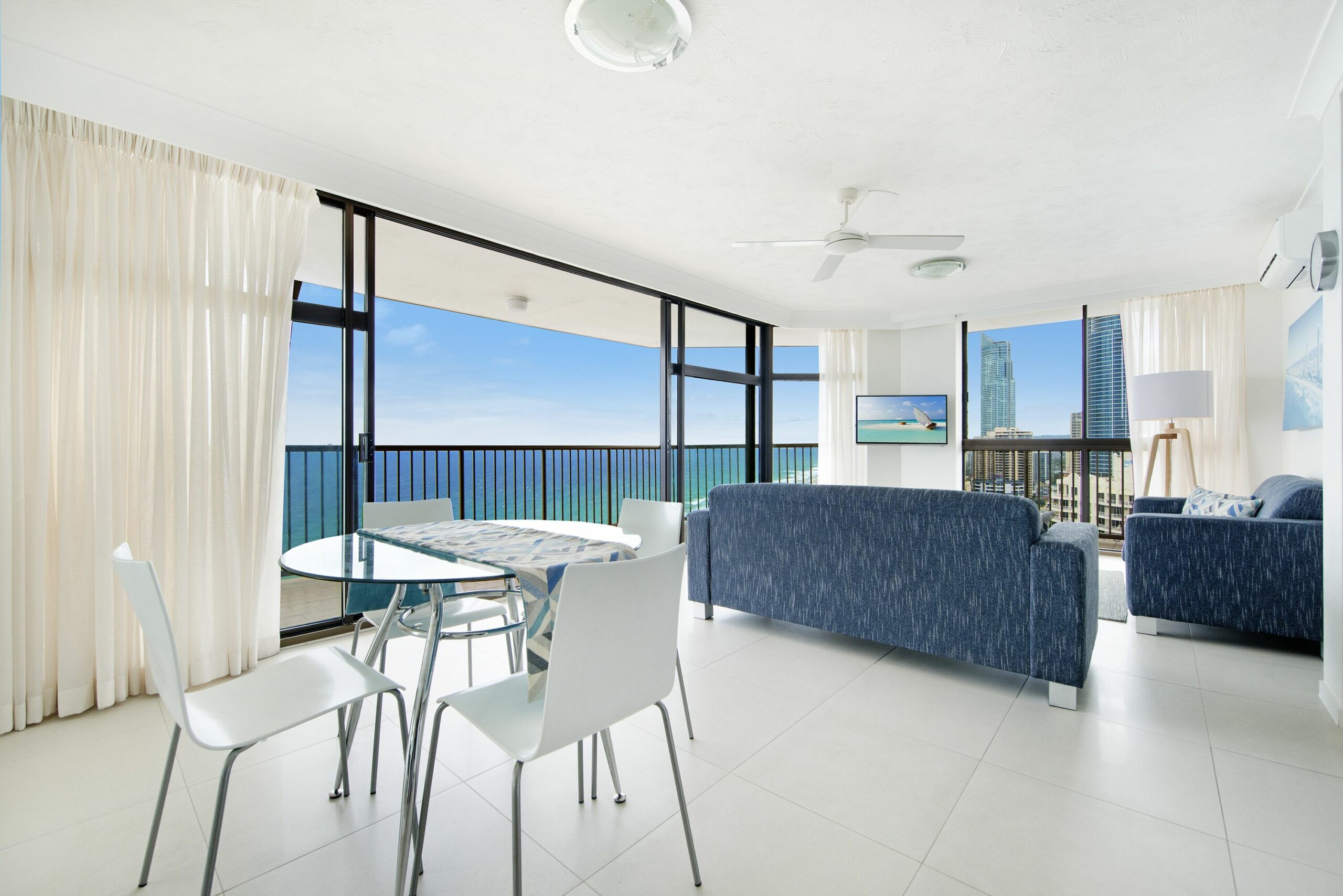 ABSOLUTE BEACHFRONT 2 bed <br>IMPERIAL. SURF,   SURFERS PARADISE