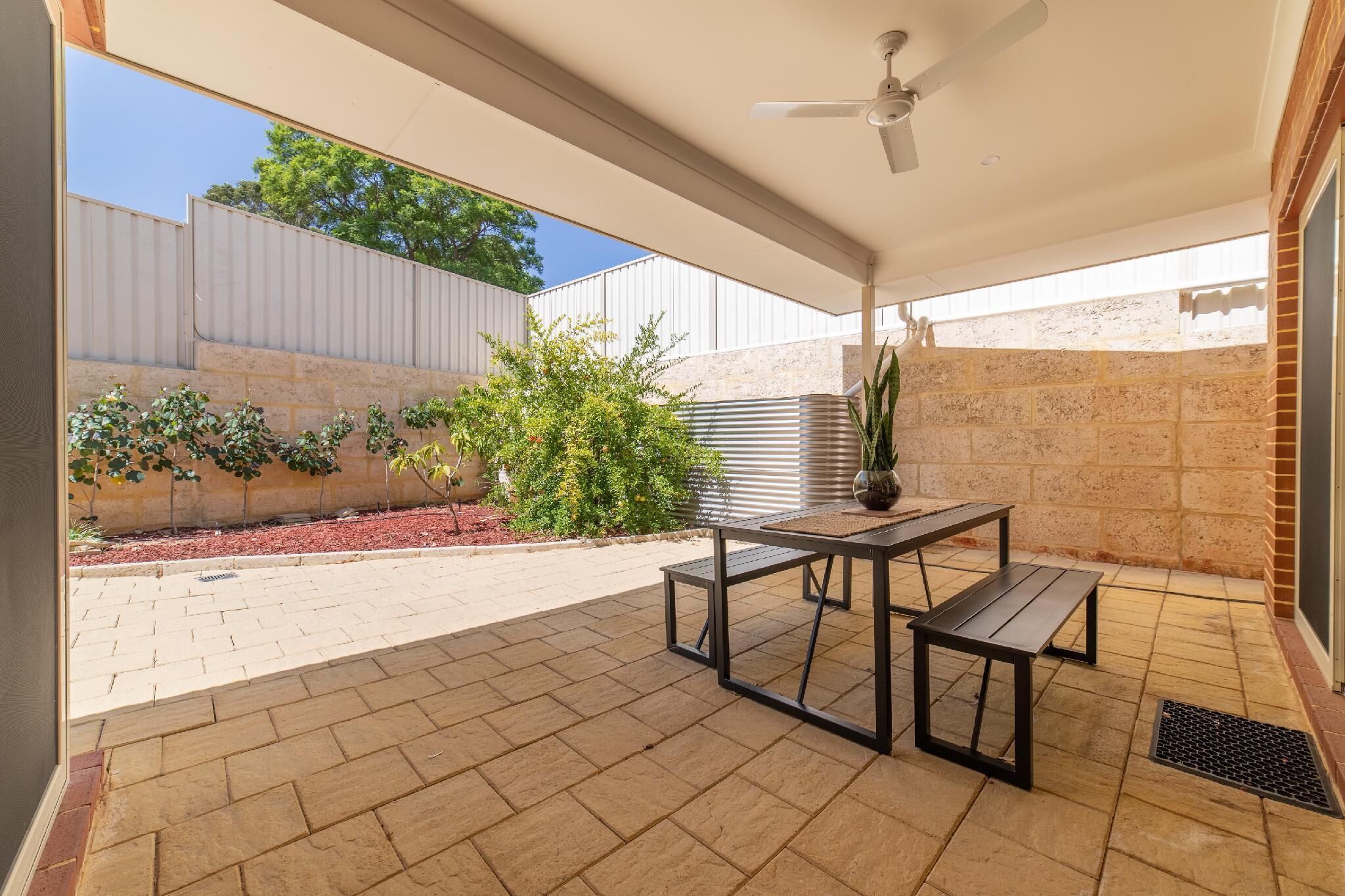 This House is a 3 Bedroom, 2 Bathrooms, Located in Greenmount, Western Australia