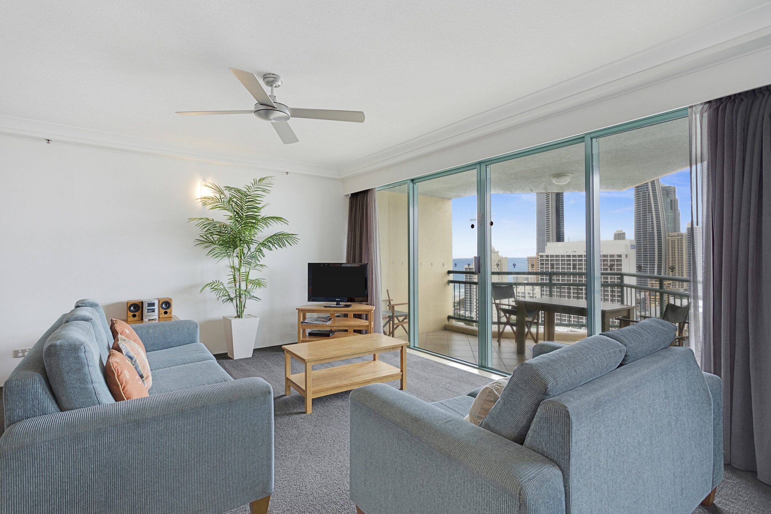 Luxury Ocean View Skyhome in Surfers Paradise