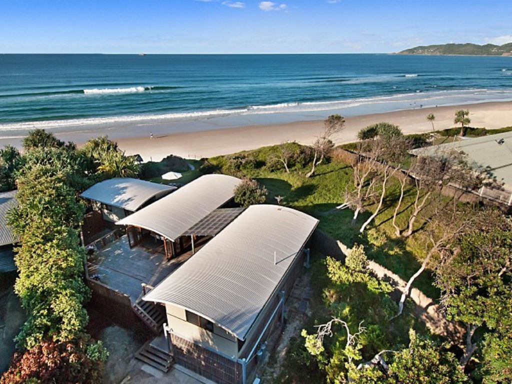 18 Childe Street, Belongil Beach - Absolute Beach Front Pavillion