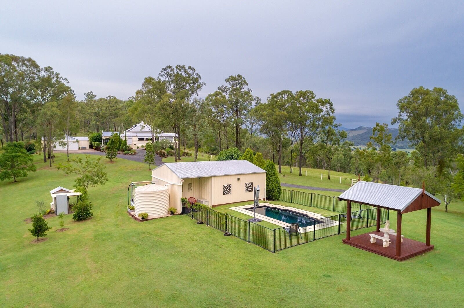 VANBERY COTTAGE HOST FARM