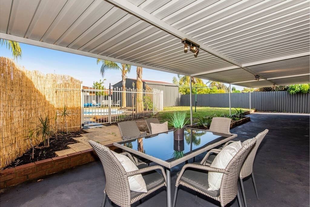 Welcome to our Thornlie Home With a Huge Backyard and Swimming Pool to Enjoy in the Summer