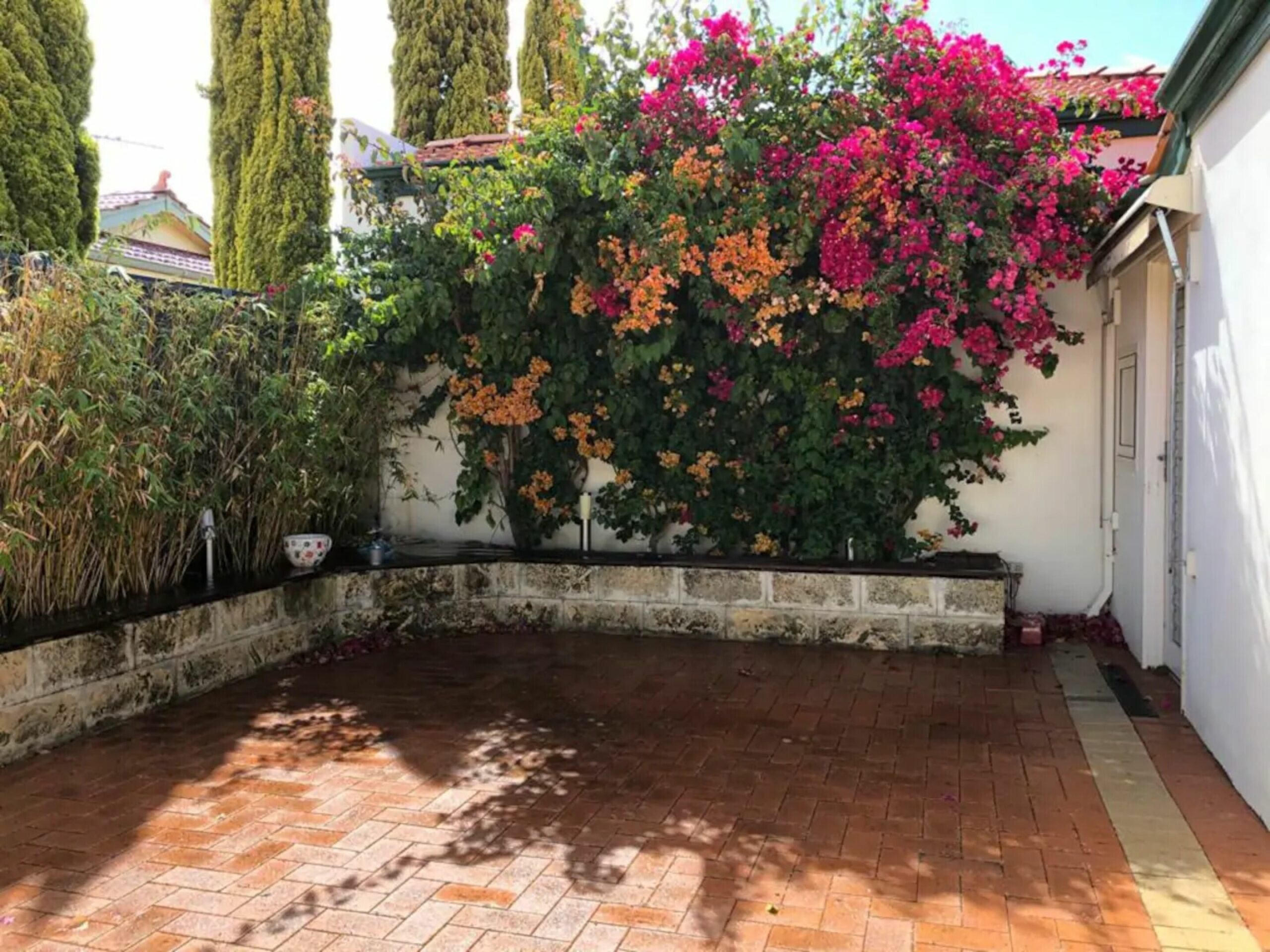 Pleasant 3 Bedroom House With Garden Close to CBD