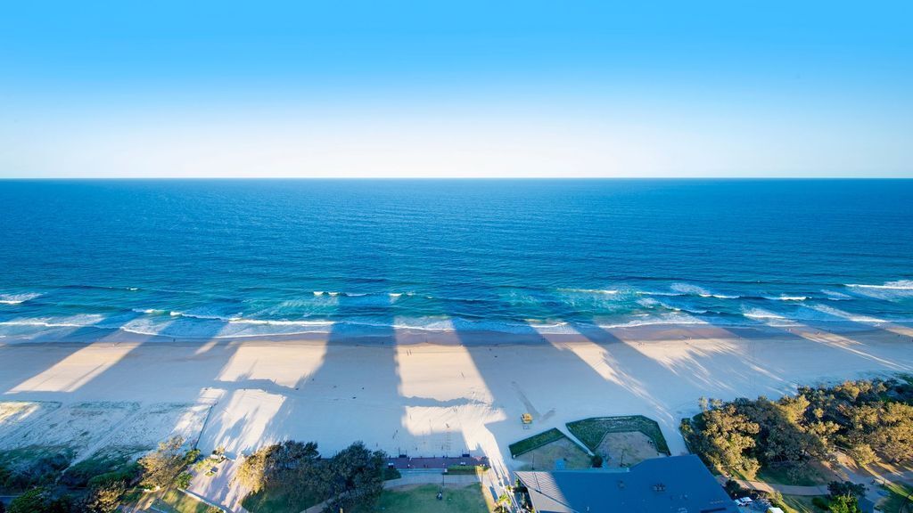 Air on Broadbeach 2 Level Private Apartment