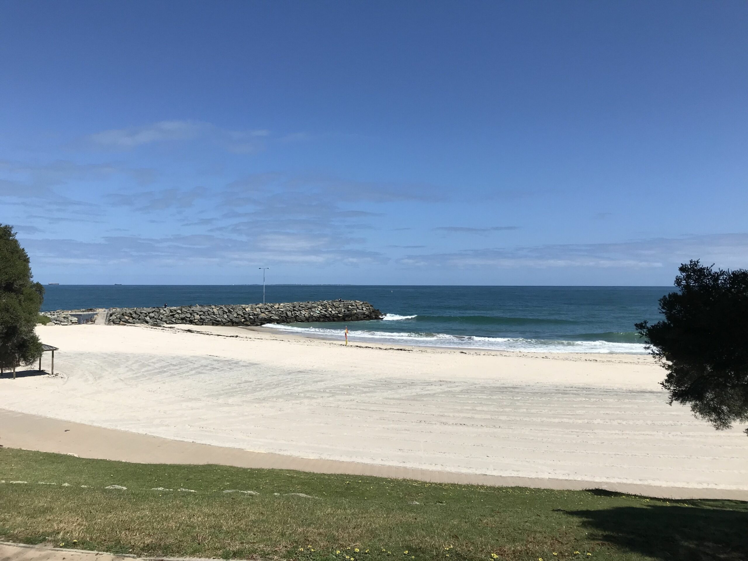 Cottesloe Beachfront Luxury Ocean View Apartment Ideal for Couple and Children