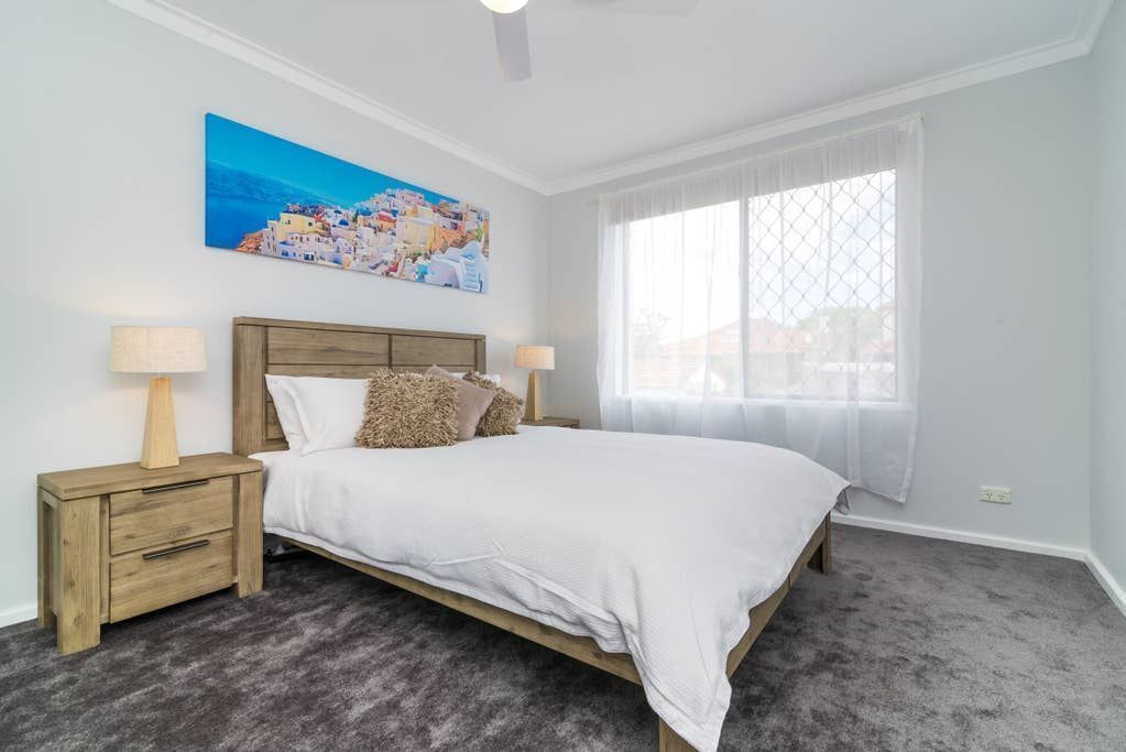 LATHLAIN DELIGHT! CLOSE TO CROWN, OPTUS STADIUM & CITY