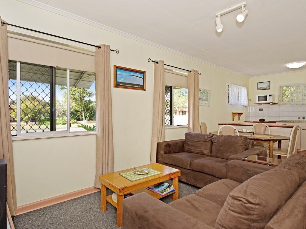 Lowset, pet Friendly Cottage - Sunset Ave, Bongaree