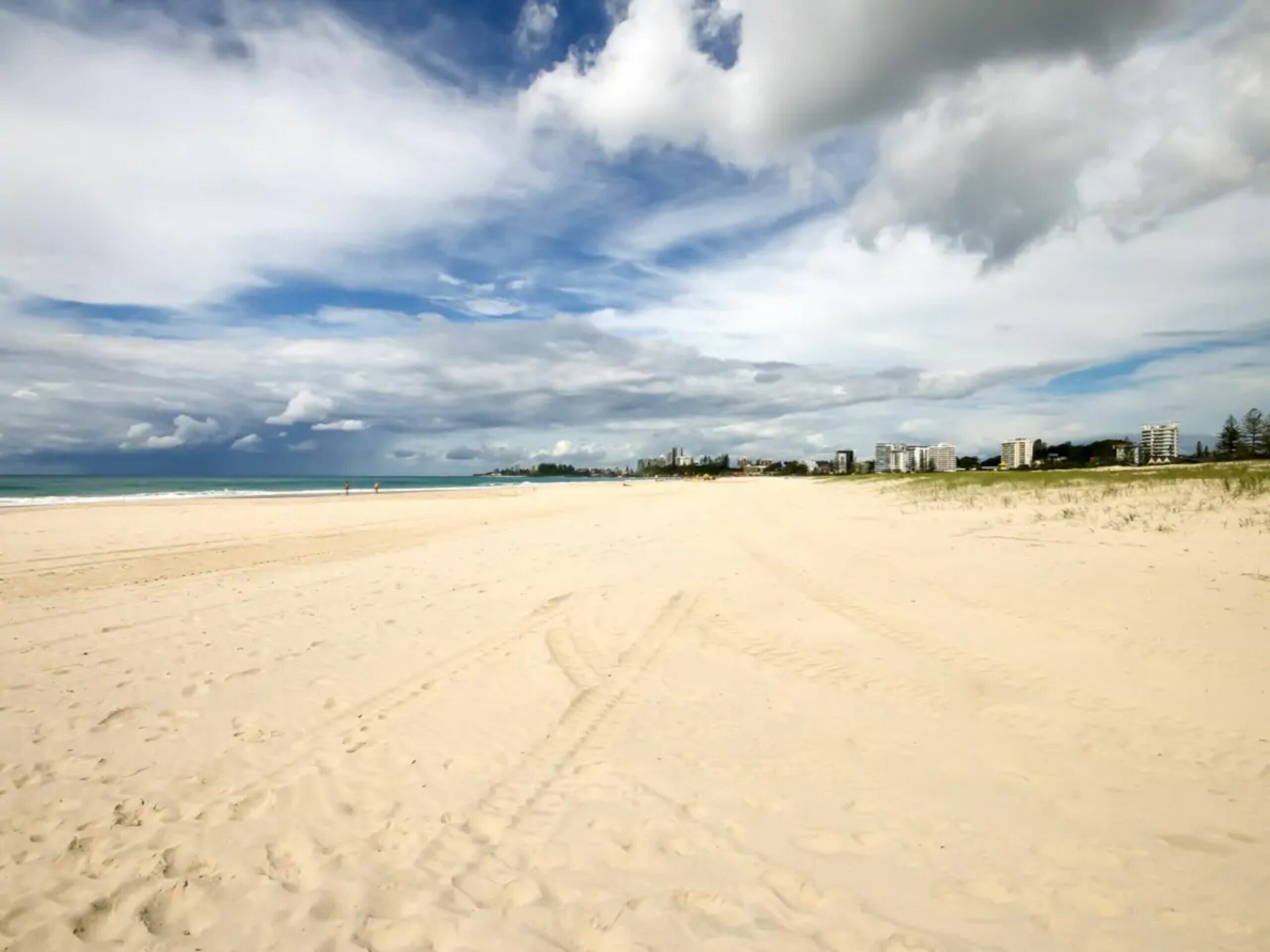 Contemporary 2 Bedroom Beachfront Apartment