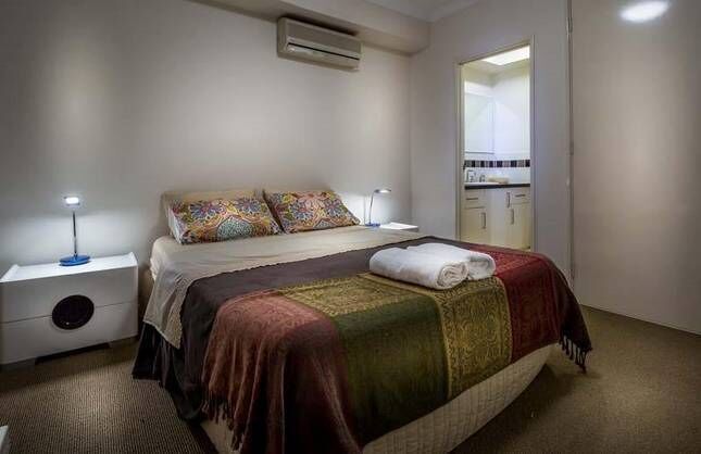 East Perth Superb 2 BR Riverside Luxury Minutes From Cbd9