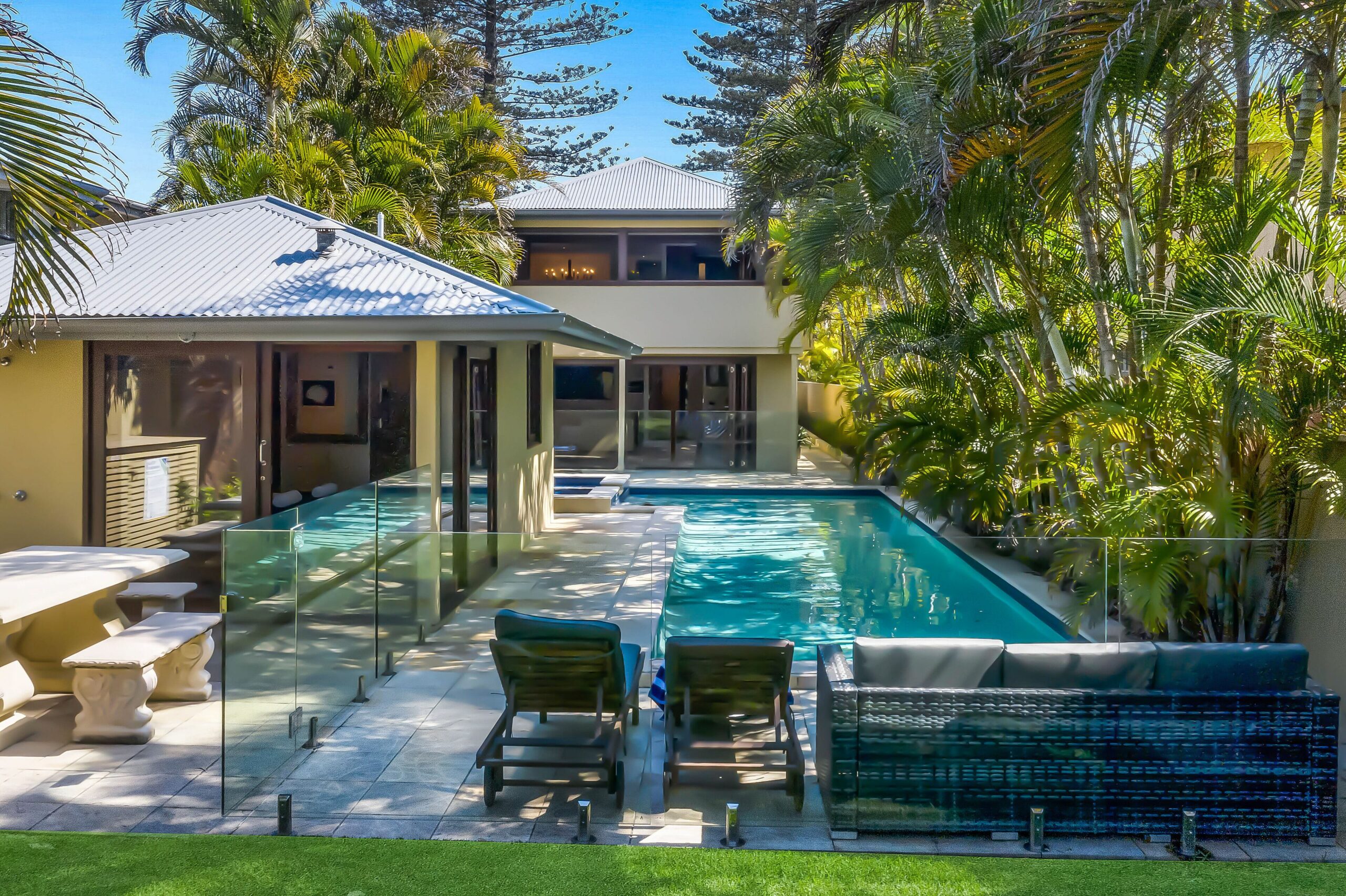 The Byron Beach House- Ultimate Luxury in a Perfect Location-1 min to Main Beach