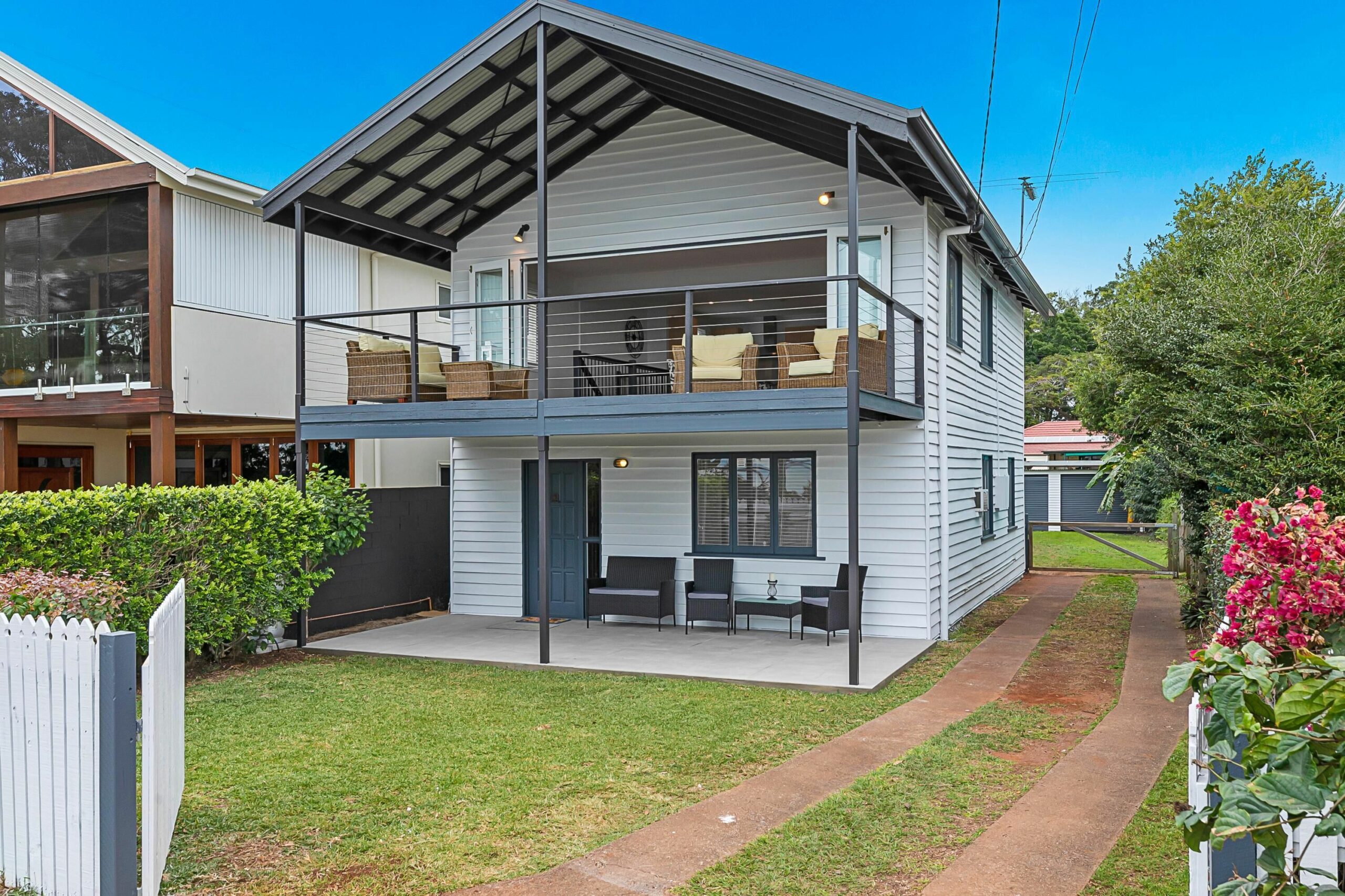 Stunning Family Escape on the Point With Bay Views