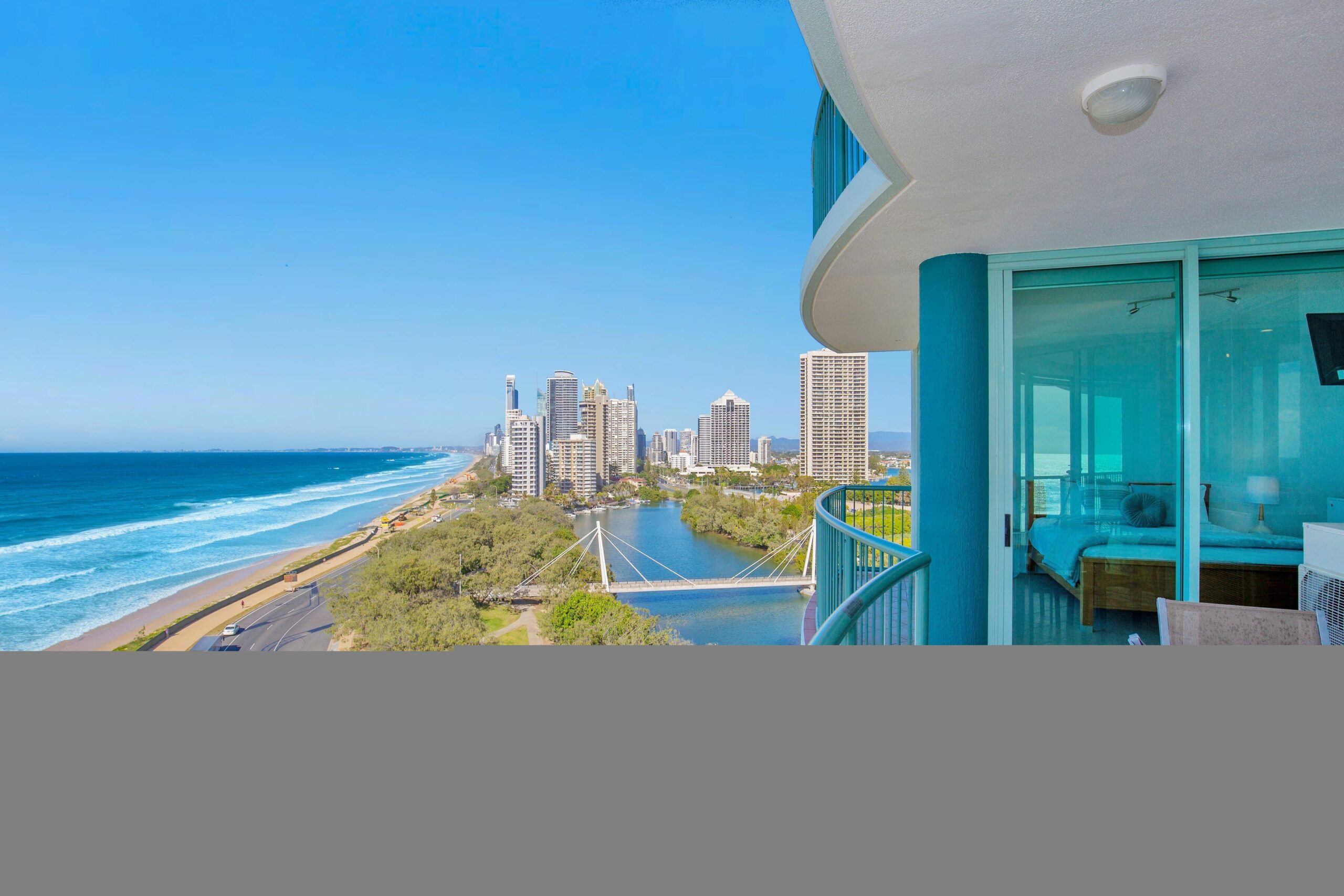 2 Bedroom Ocean View Apartment With Expansive Beach and Ocean Views