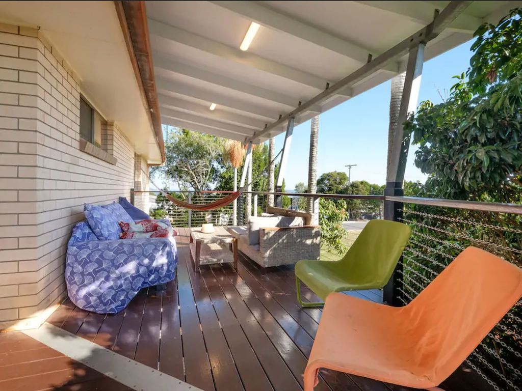 Hammocks and Views at Your Spacious Island Retreat- Enhanced Cleaning