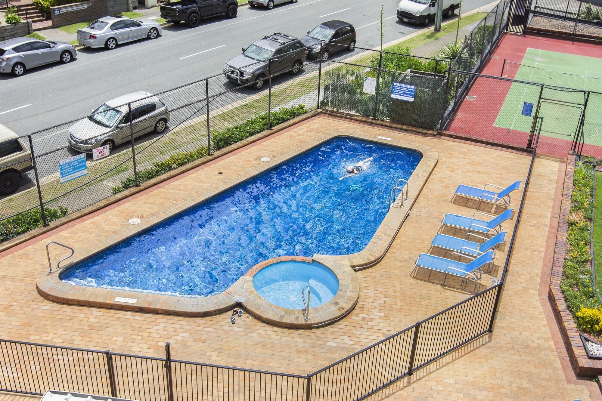 Beachfront Studio With Balcony, Parking and Pool