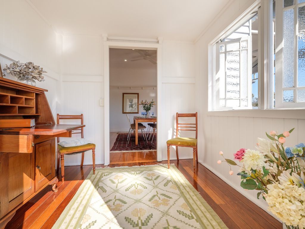 Fantastic Base for Business Meetings, Dinner Parties or Family get Together!