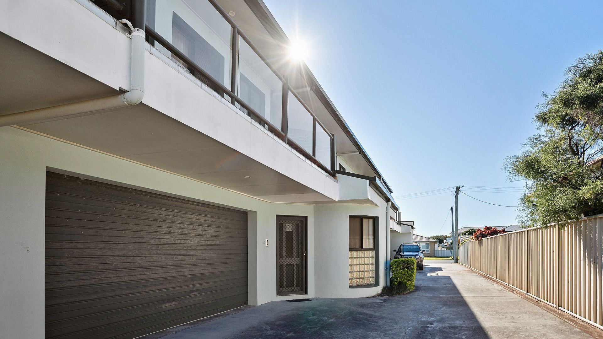 PAR3/45 - SPACIOUS TOWNHOUSE ON PARK