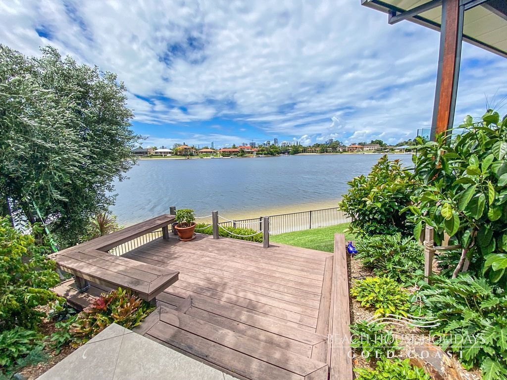 4 Bedroom Wide-waterfront Home With Pool and Skyline Views