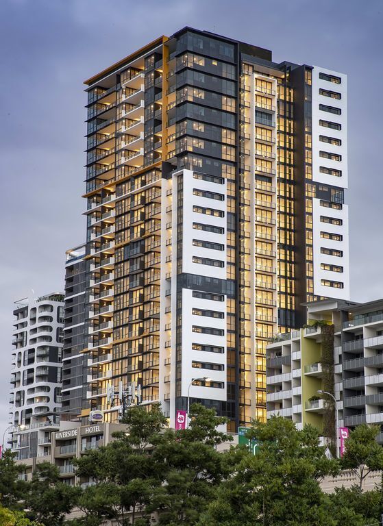 Exceptional 2 Bed 2 Bath Unit in South Brisbane