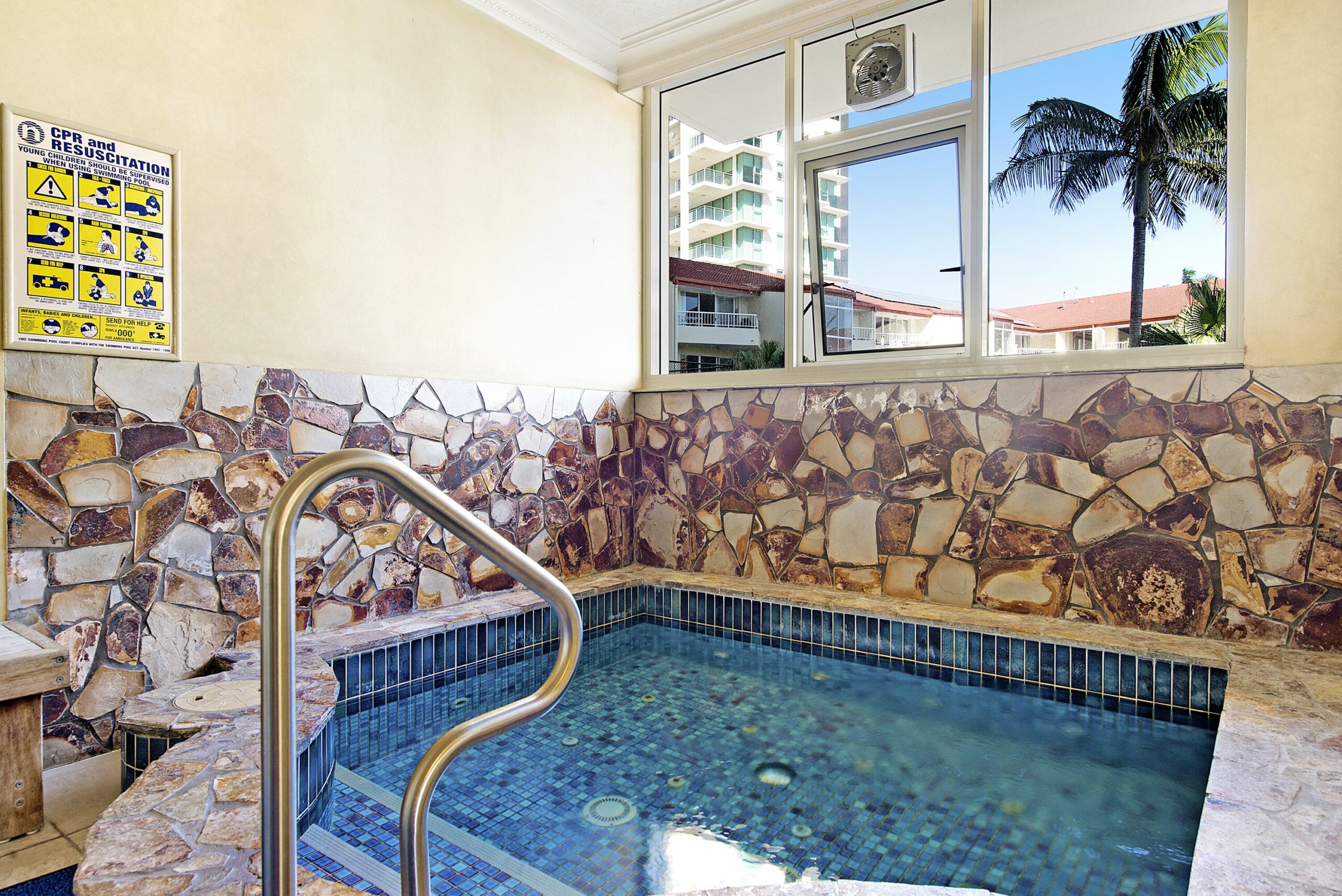 Burleigh Heads Private 2 Bed Ocean View