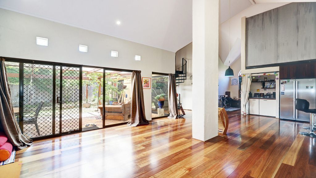 The Yoga Temple: 2  BR, 1  BA House in Beaconsfield, Sleeps 3