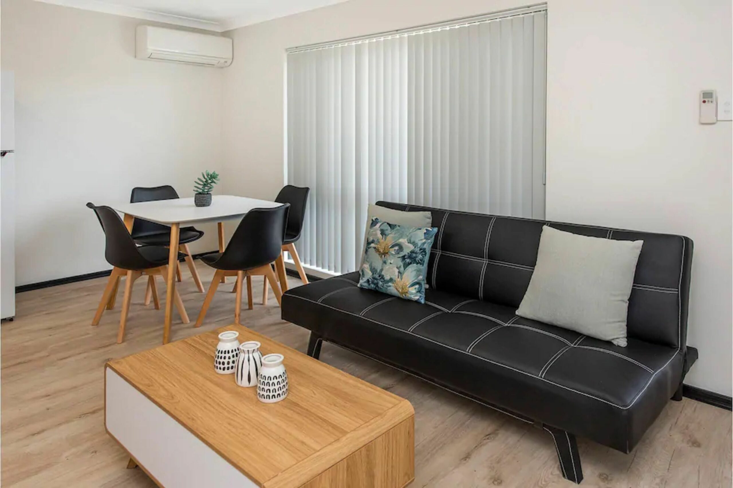 Executive 1 Bedroom Suite Close to Foreshore and CBD