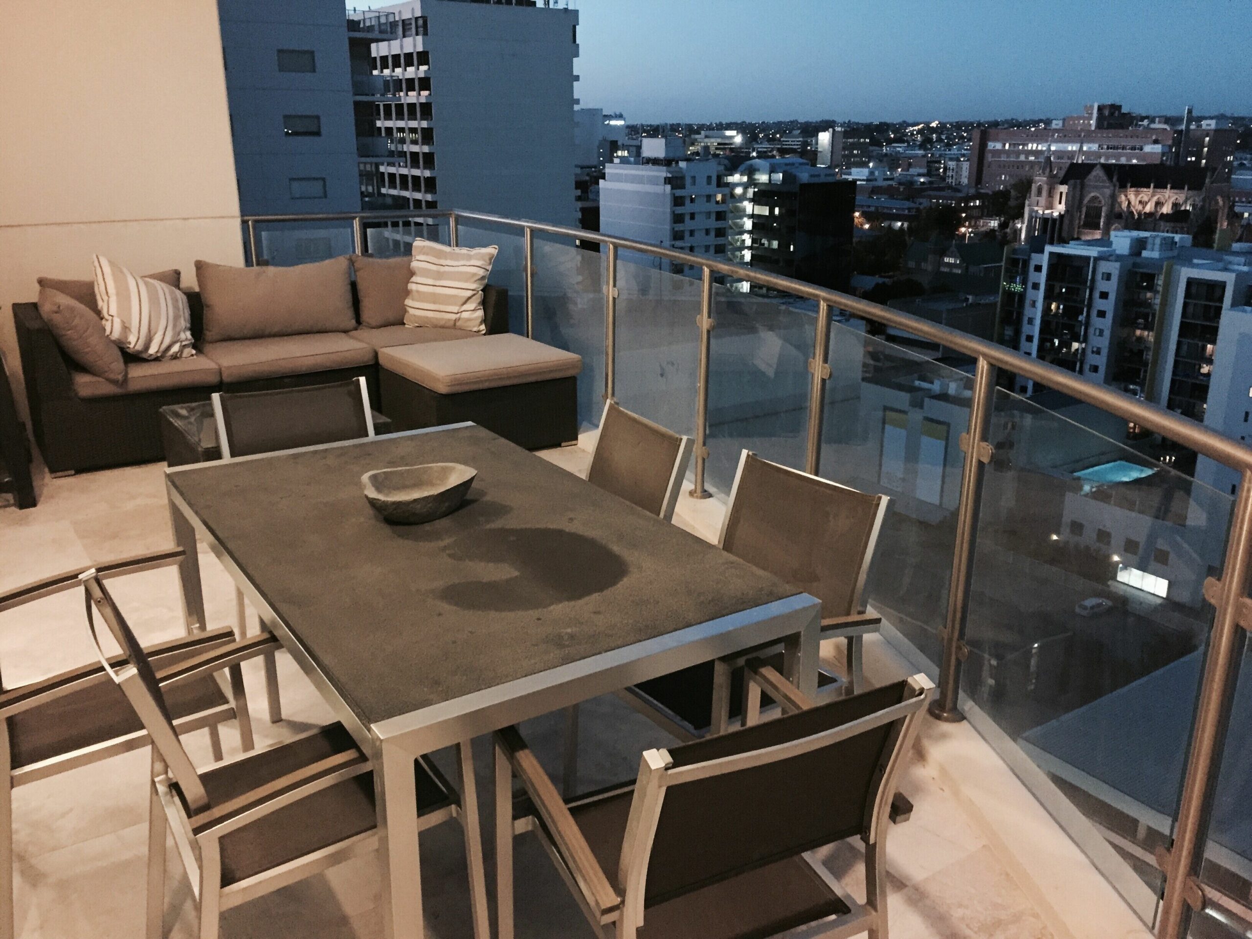 Stylish Executive Apartment in CBD