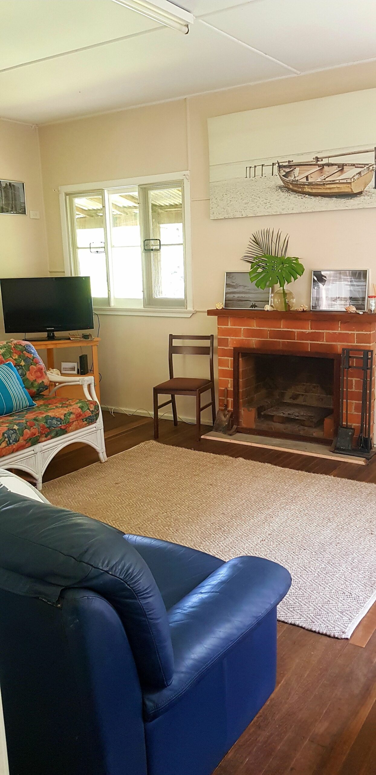 Family and pet Friendly Vintage Style Cottage Located in a Picturesque Setting