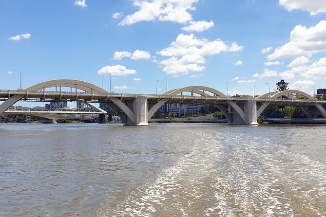 Brisbane River Cruise Boat Tour with Lunch and Drinks
