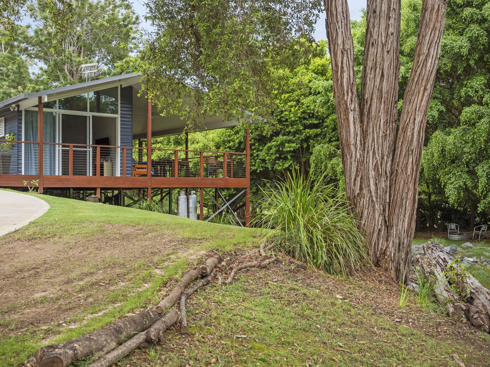 Hiddleston Retreat - Moonee Beach, NSW