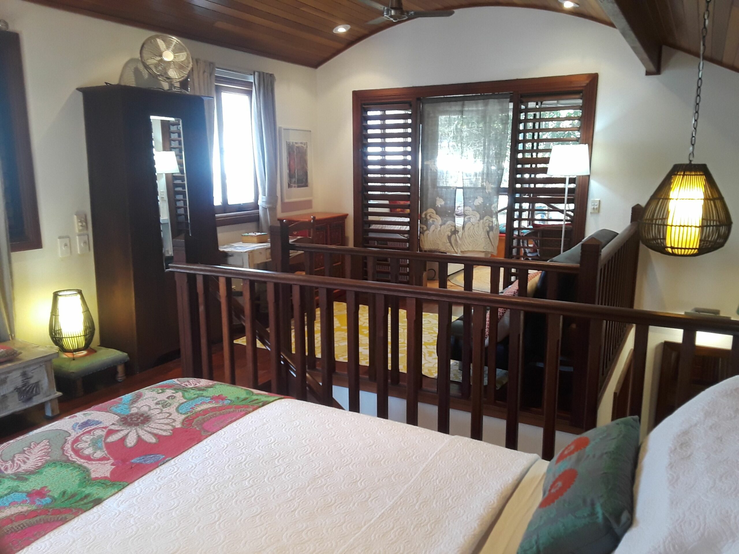Elegantly-crafted, Beachside Lodge in Valla Beach! Off-peak specials!