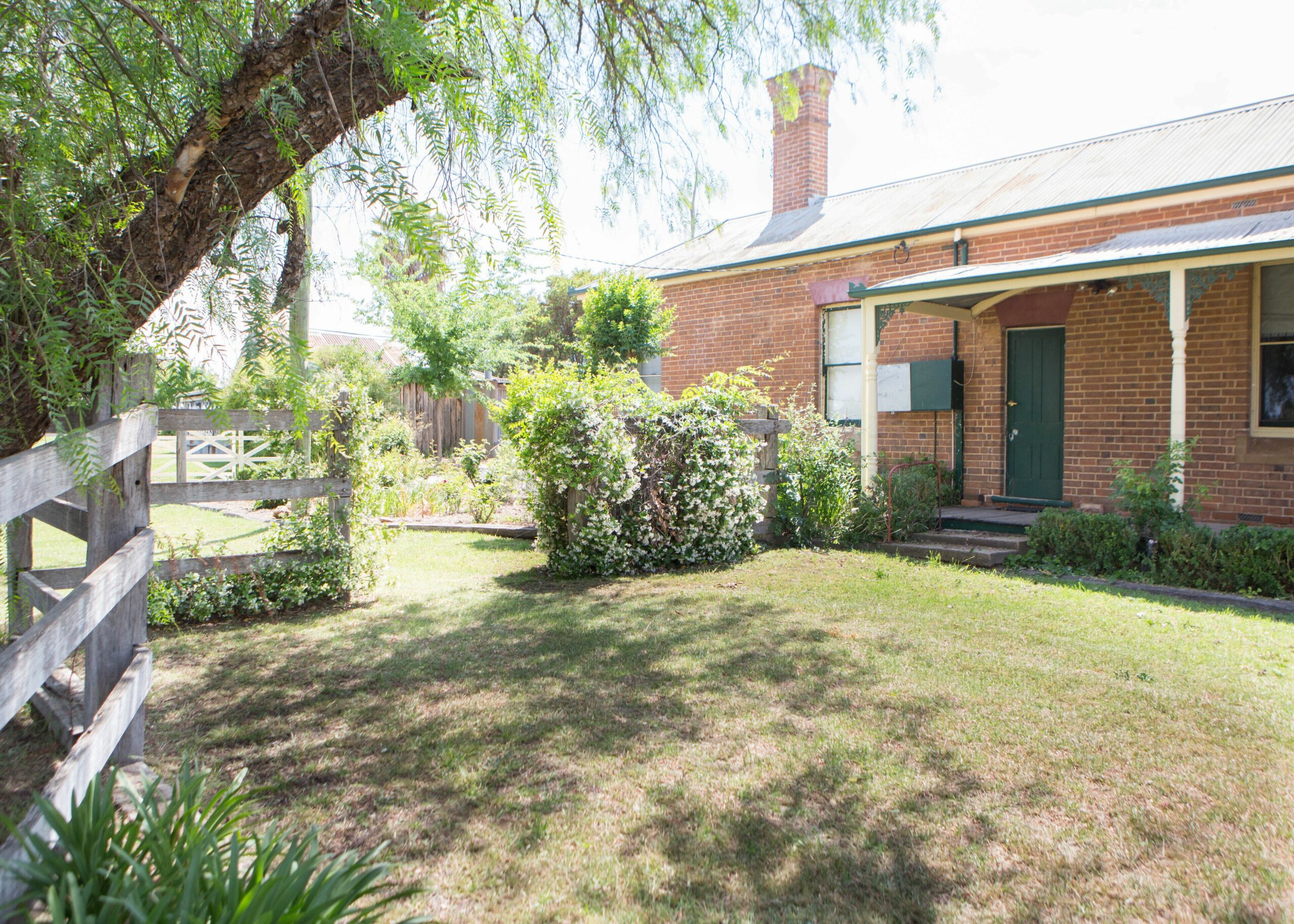 A Cosy, Refurbished Heritage Homestead Nestled in Mudgees Vineyards