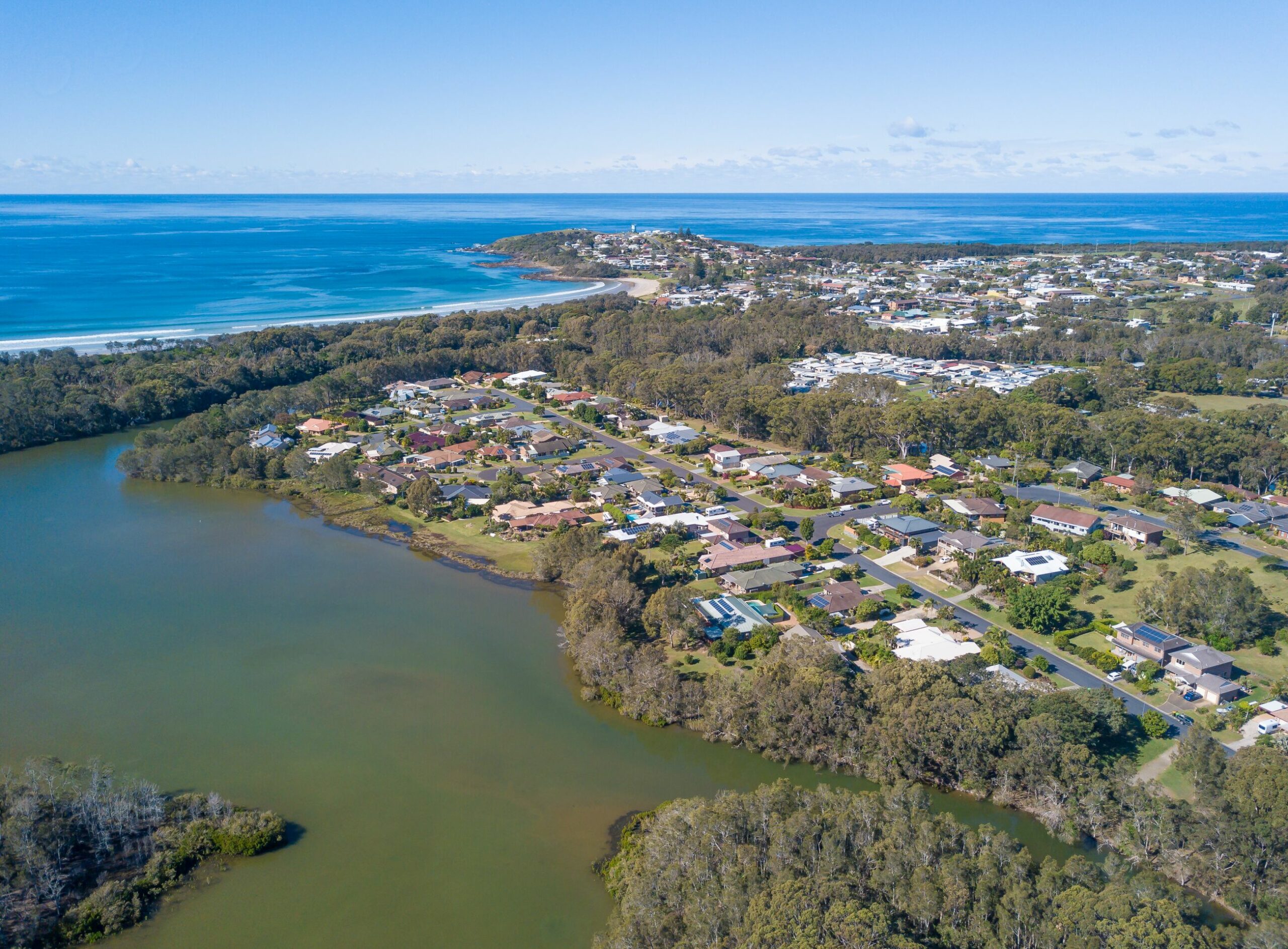 Melaleuca Lakeside by the beach at Woolgoolga - Paradise summer and winter