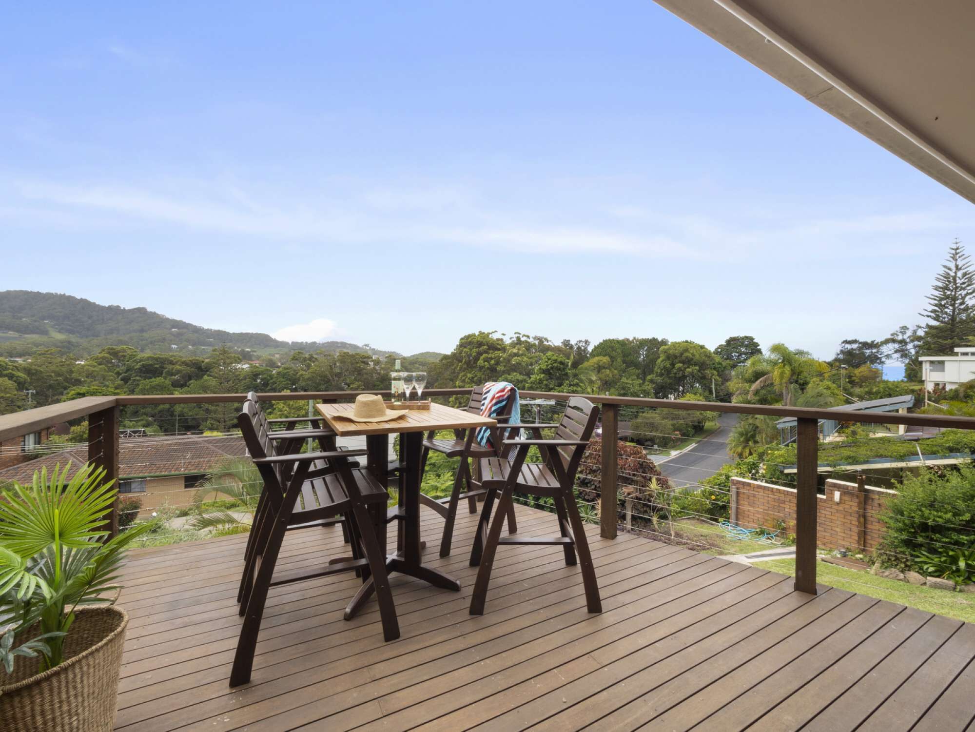 Boutique Beachside Home With Lovely Views