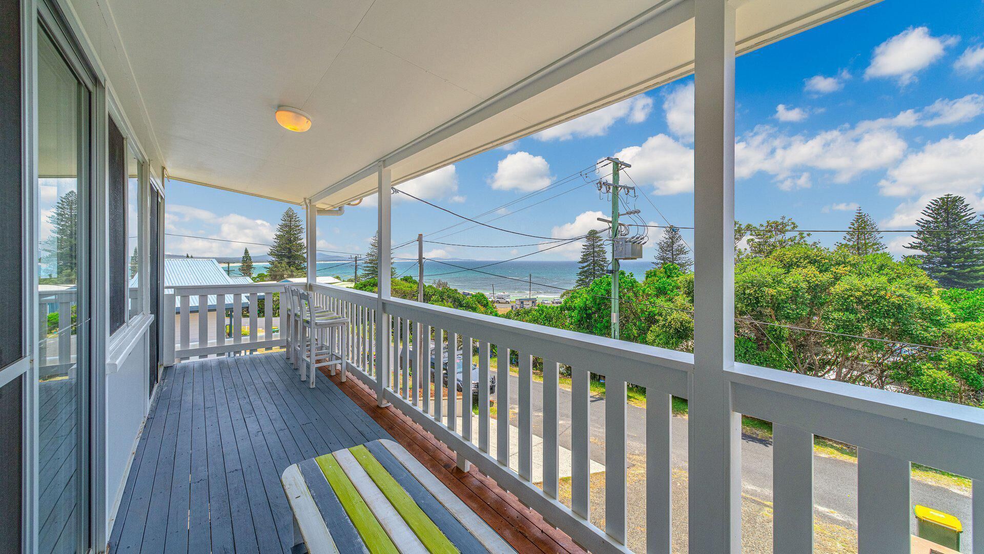 Ocean Dreaming- Amazing Views - Just Listed .pet Friendly