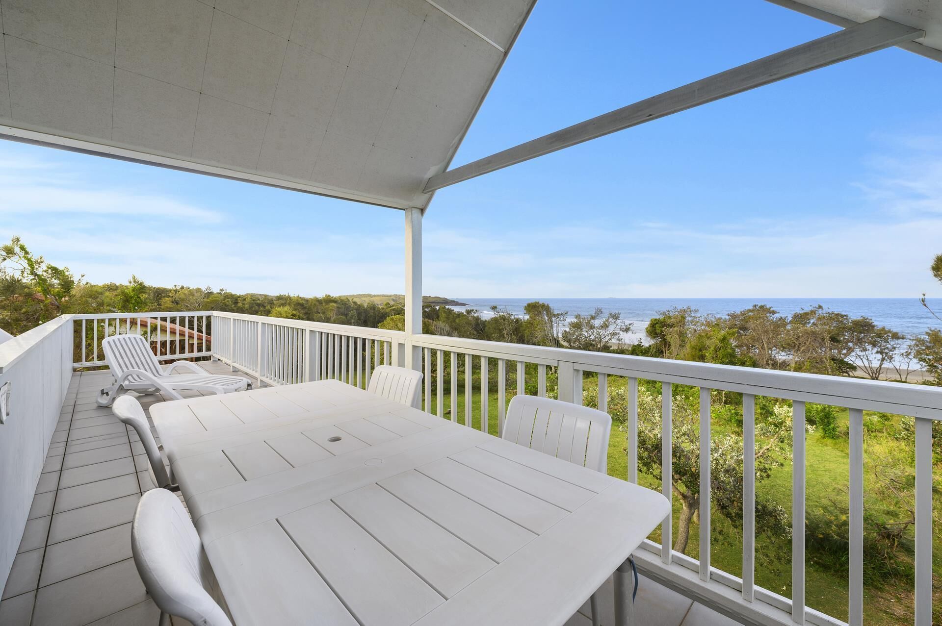 Beachfront Family Friendly Property at Mullawarra Beach