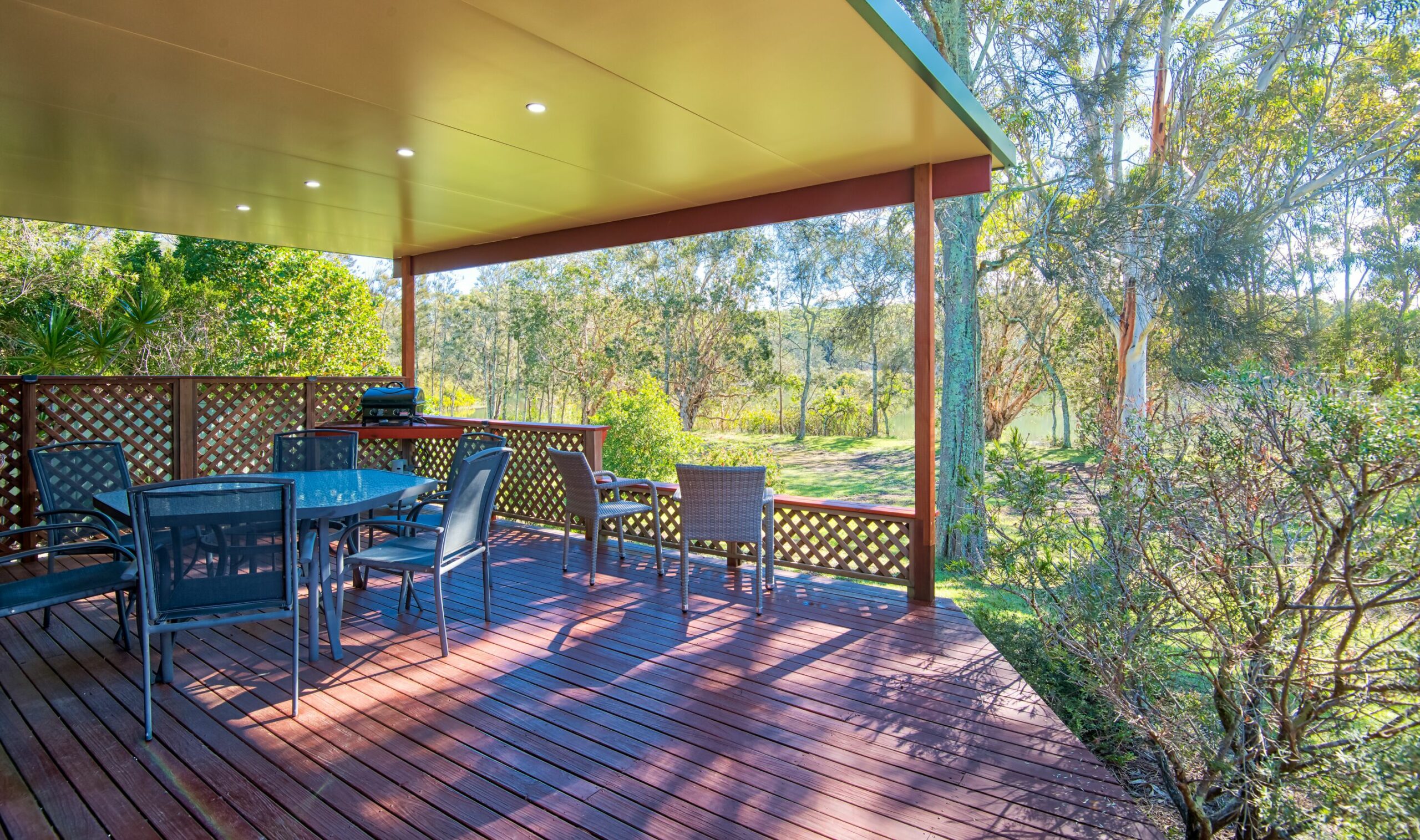 Melaleuca Lakeside by the beach at Woolgoolga - Paradise summer and winter