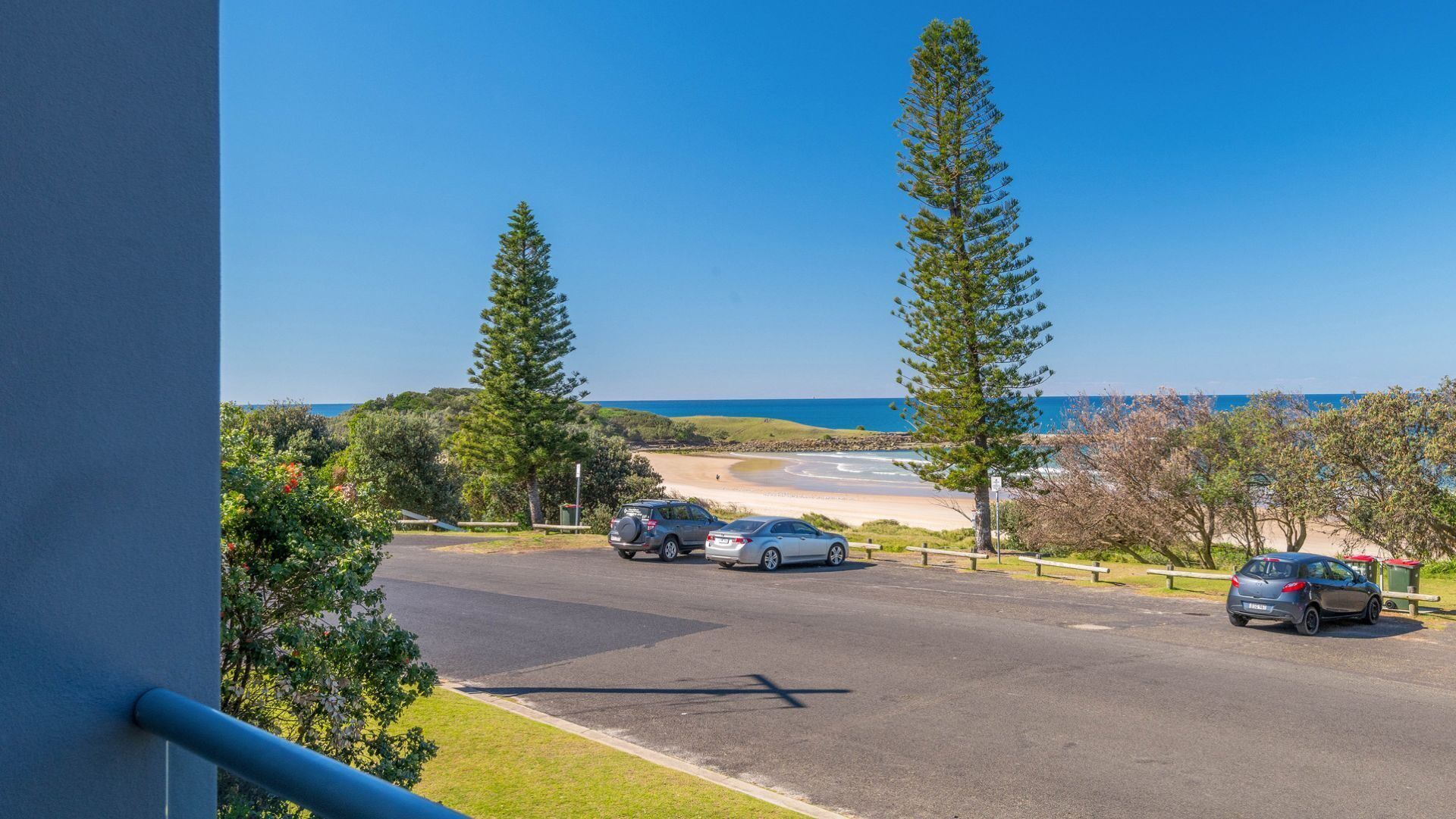 BLUE PACIFIC 3 - VIEWS ACROSS PIPPI BEACH