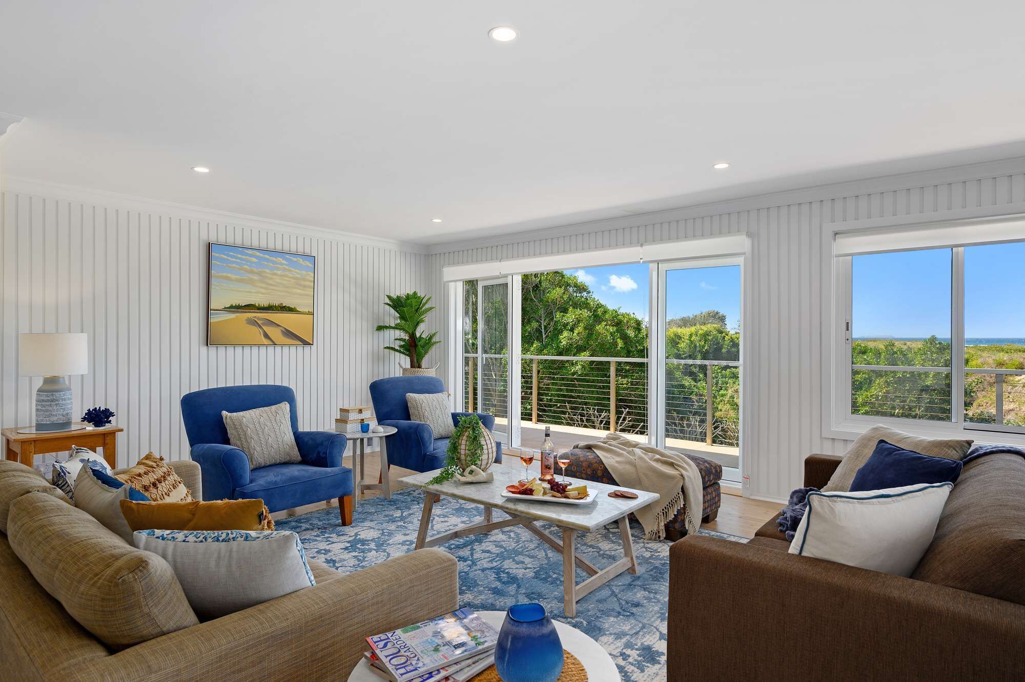 Private Beachfront Hampton-inspired 4BR 4bth Luxurious Home for the Discerning Traveller