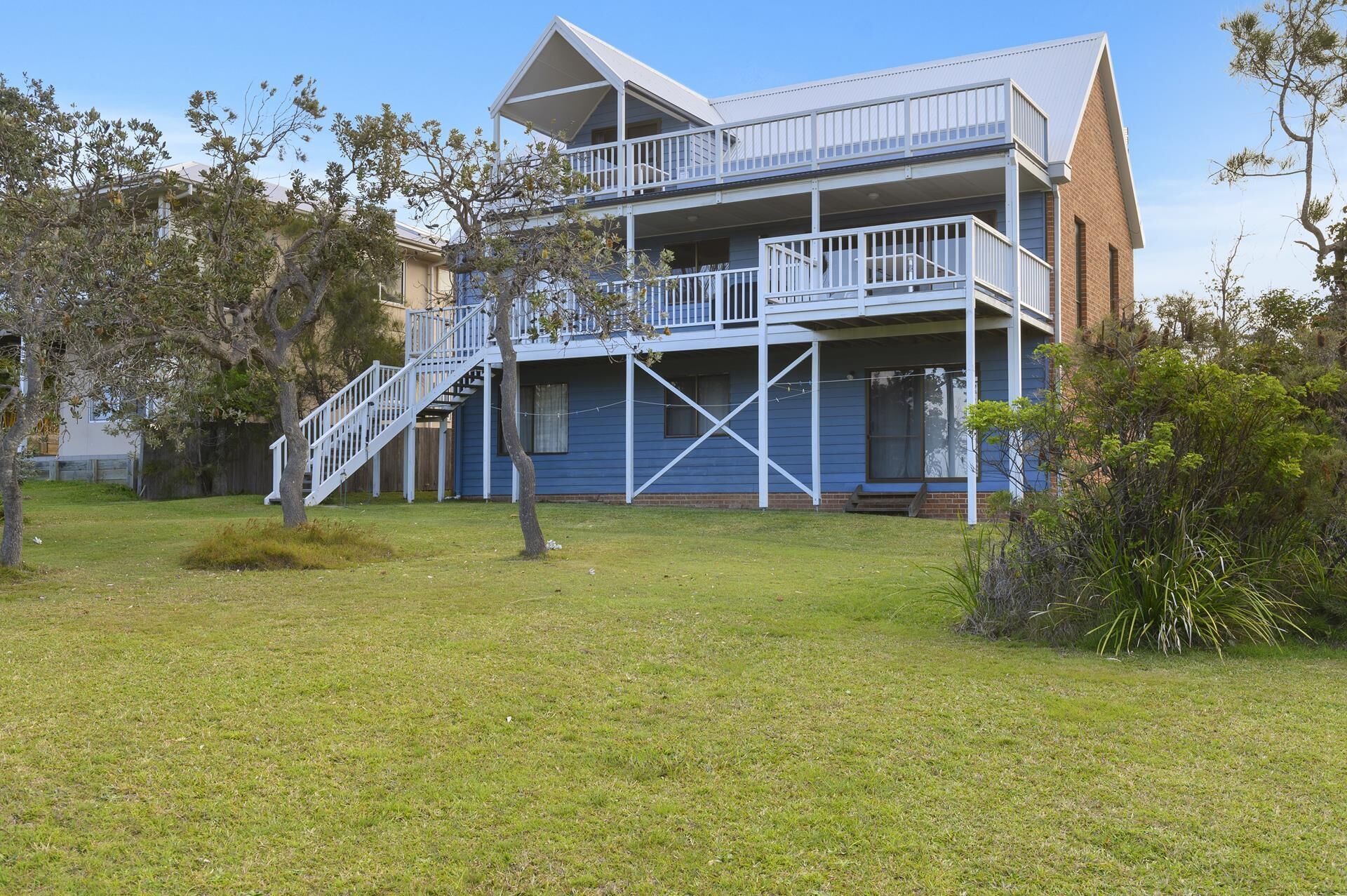 Beachfront Family Friendly Property at Mullawarra Beach