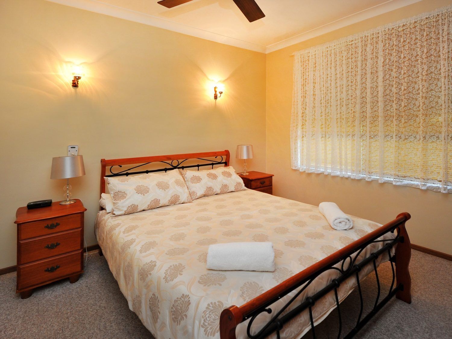 Rose Cottage - Your Home Away From Home in Beautiful Sawtell