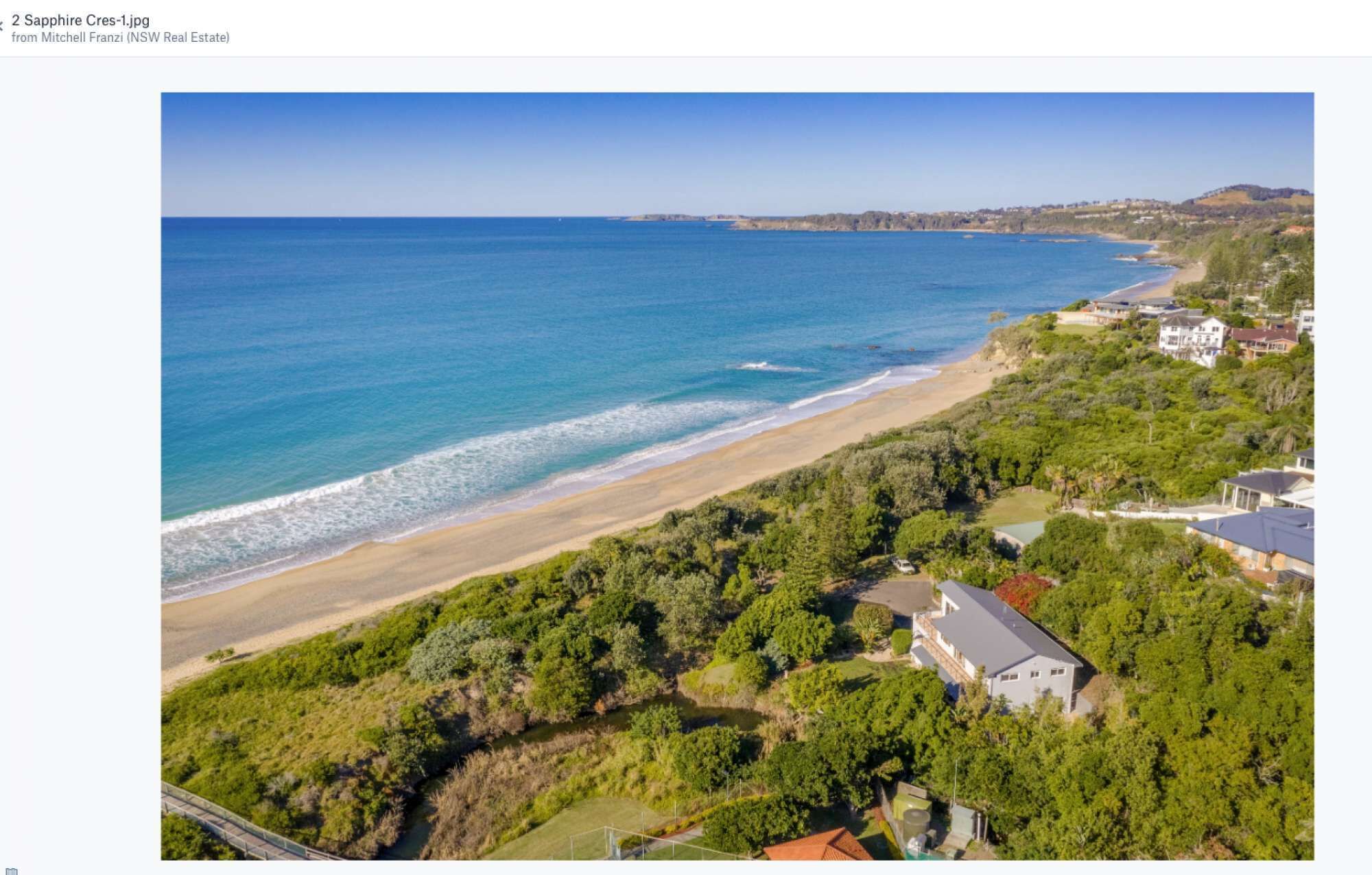 Private Beachfront Hampton-inspired 4BR 4bth Luxurious Home for the Discerning Traveller