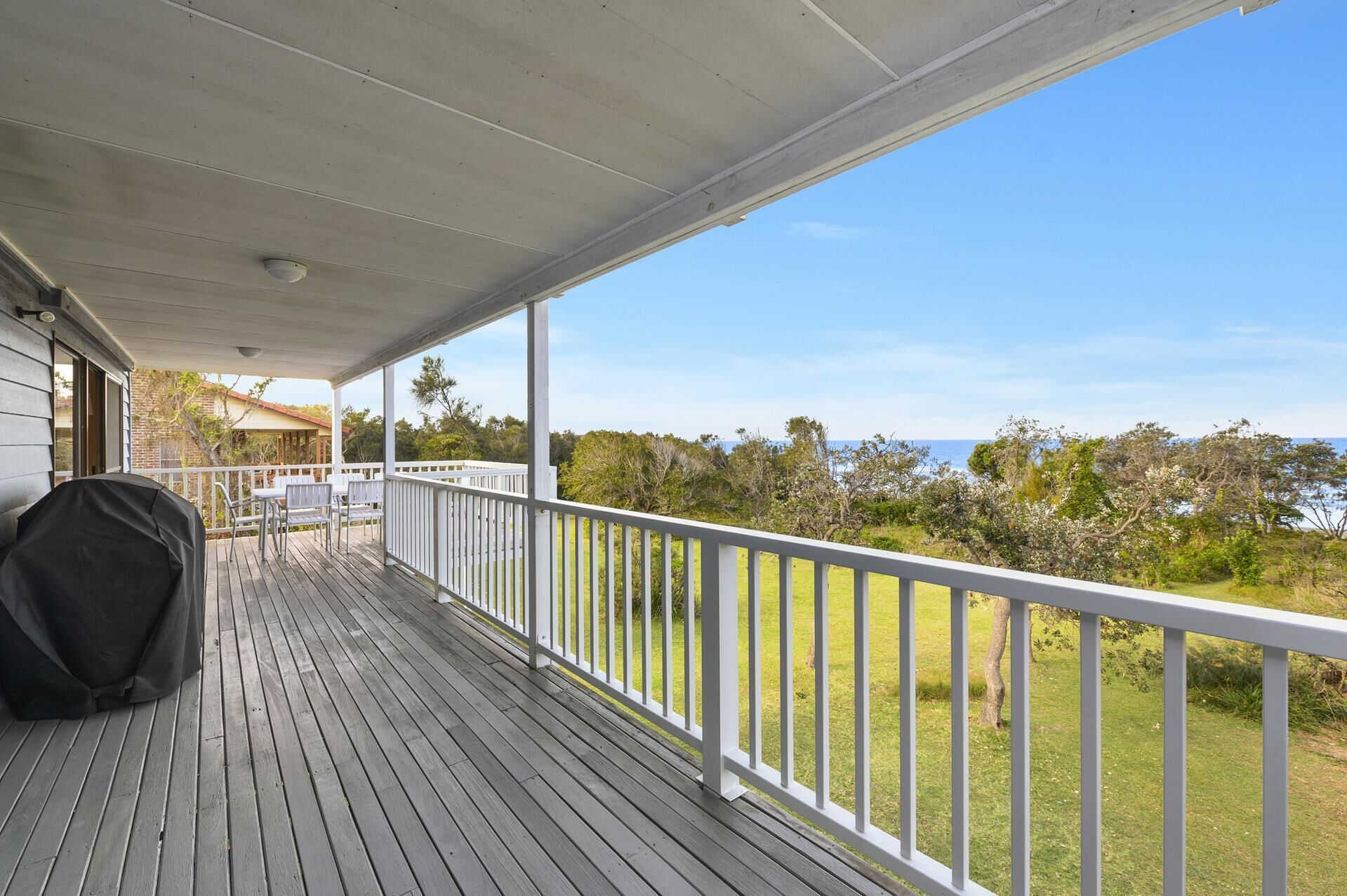 Beachfront Family Friendly Property at Mullawarra Beach