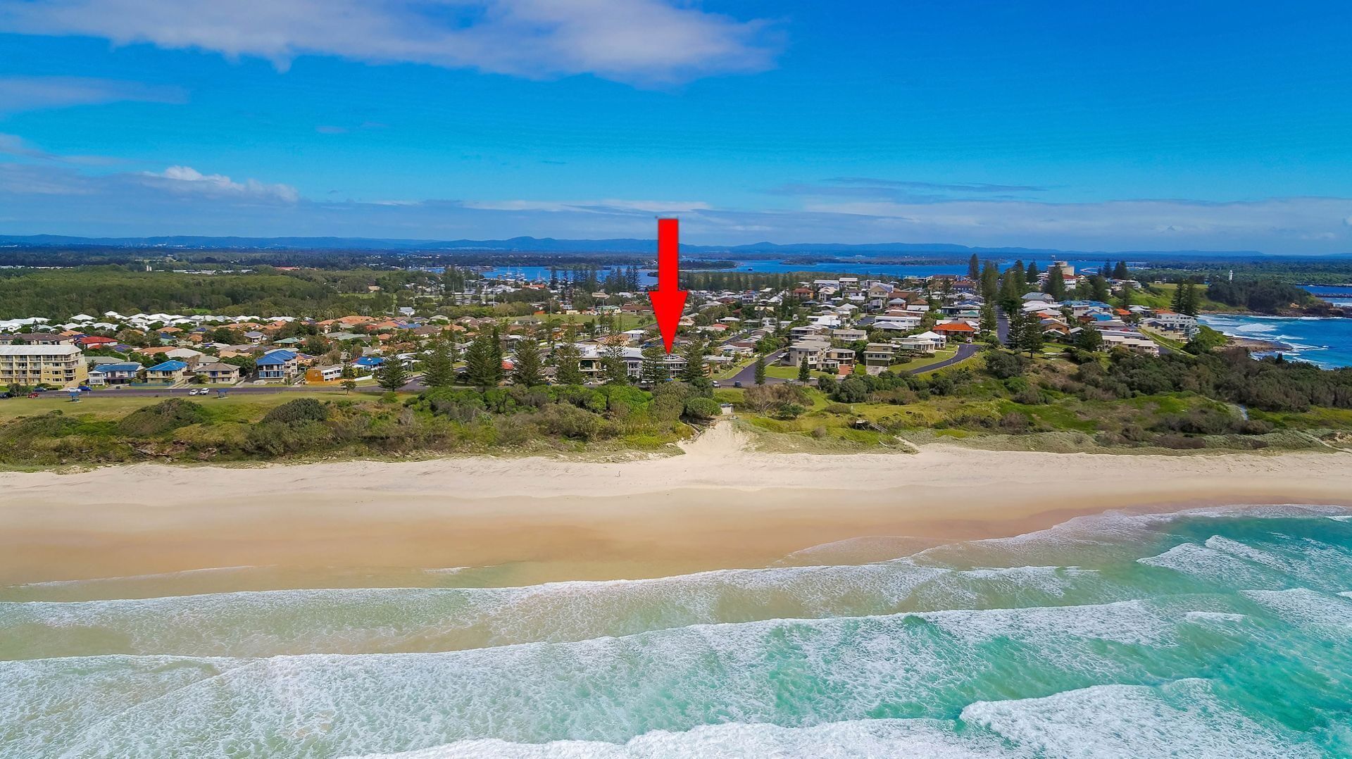 BLUE PACIFIC 3 - VIEWS ACROSS PIPPI BEACH