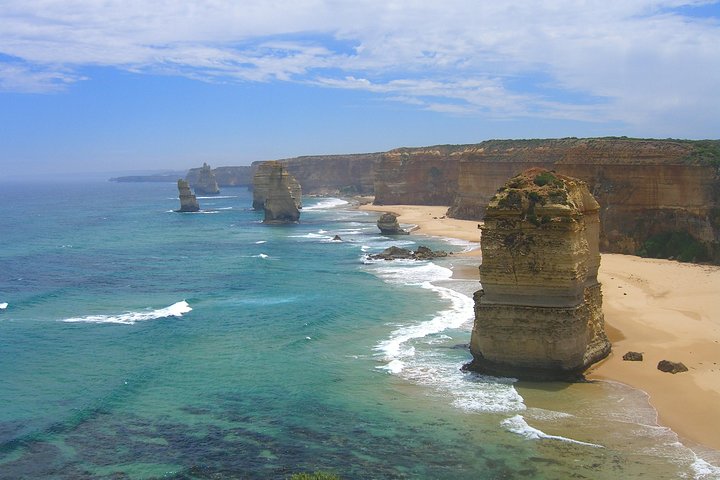 Premium Great Ocean Road Day Tour: Surf Coast route 12 Apostles, Loch Ard Gorge