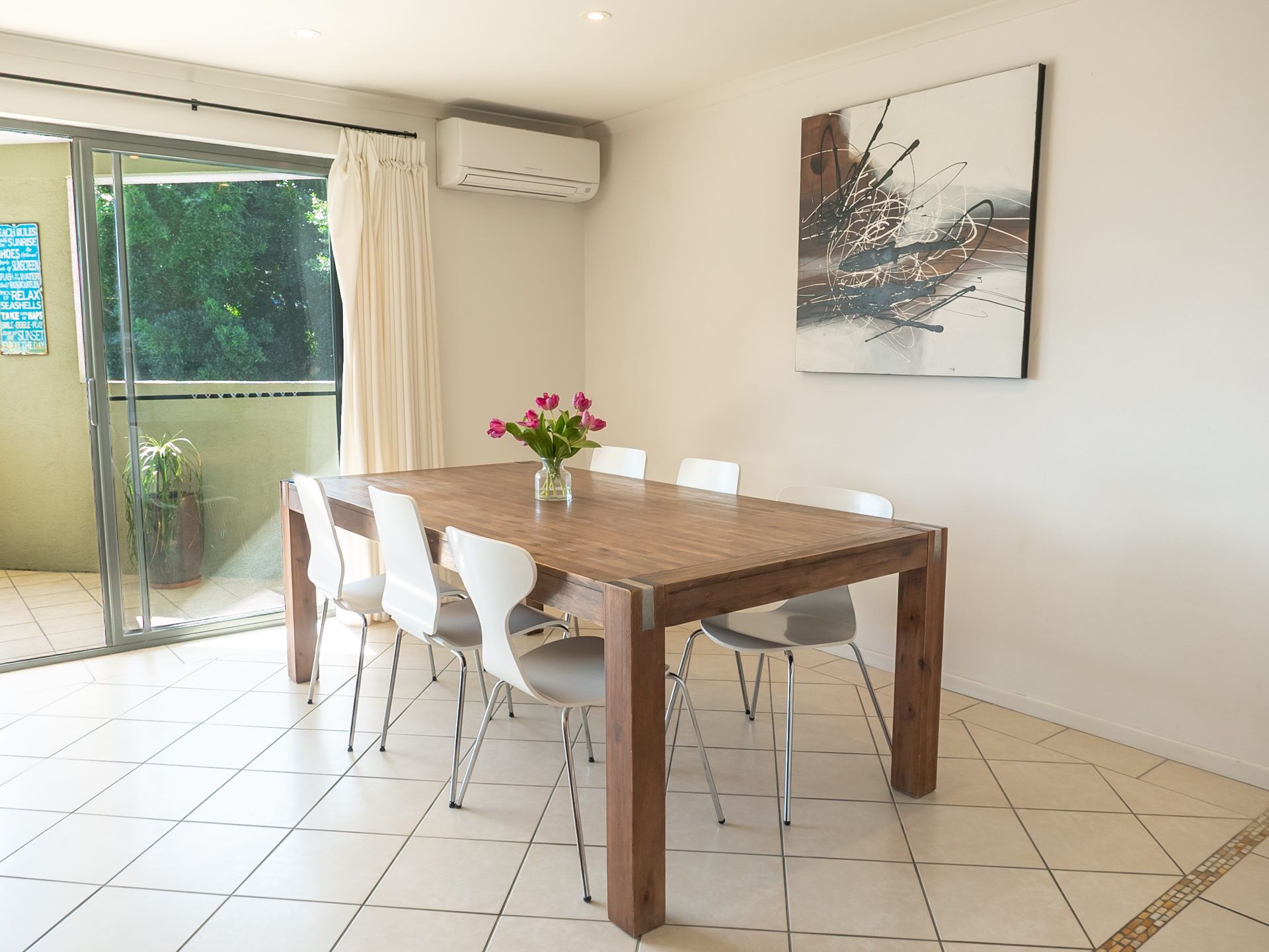 Modern Unit in the Heart of Sawtell!