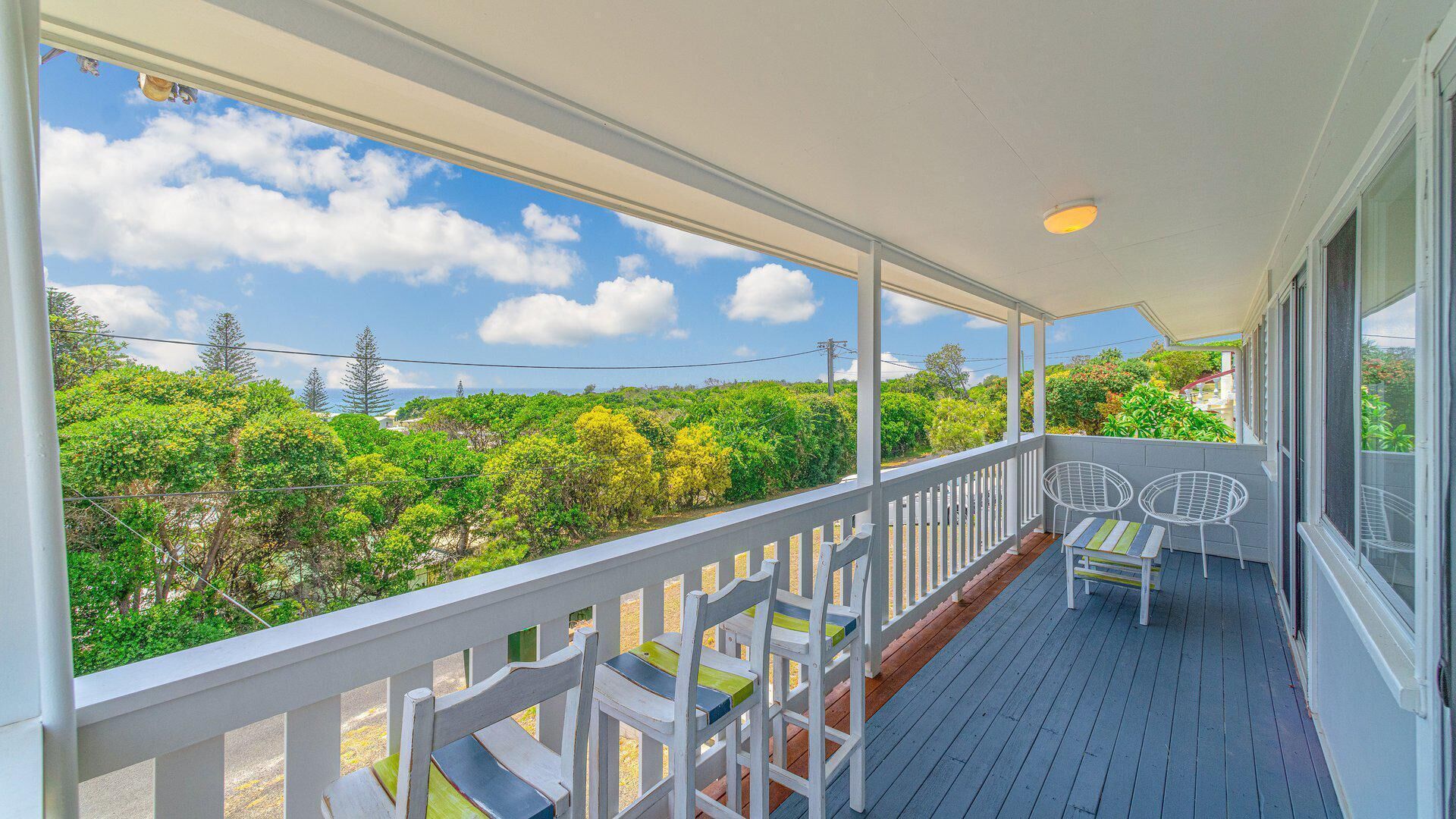 Ocean Dreaming- Amazing Views - Just Listed .pet Friendly