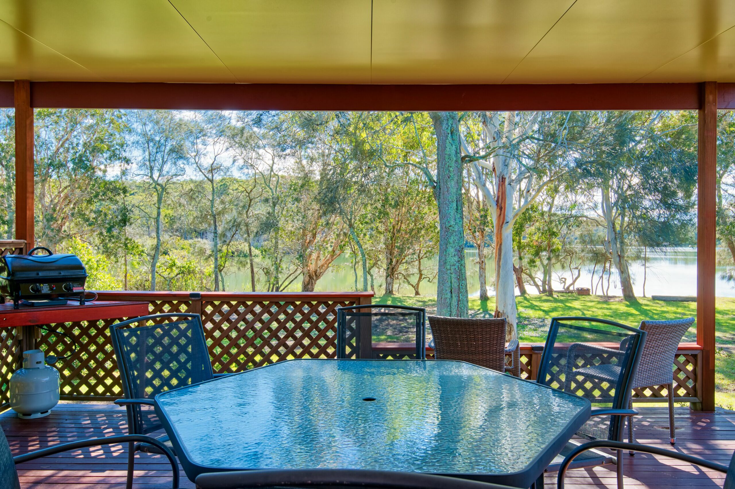 Melaleuca Lakeside by the beach at Woolgoolga - Paradise summer and winter